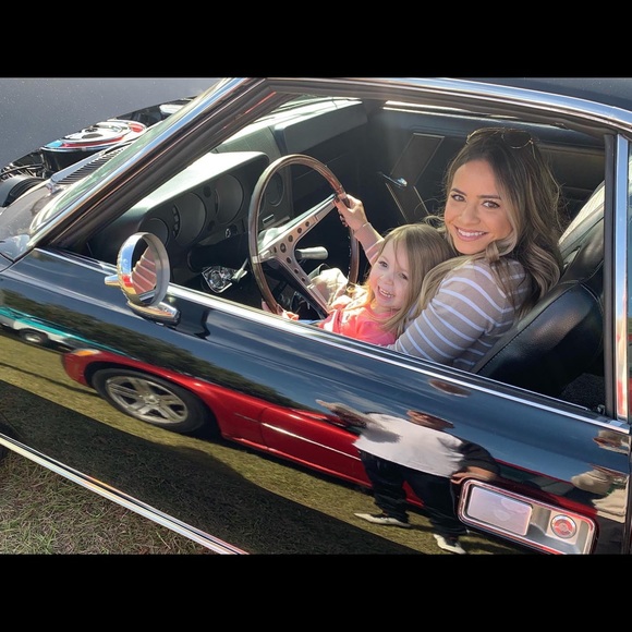 Meet your Posher, Kimberly - Picture 3 of 3